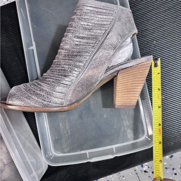 Paul Green Cayenne leather peel tie sandal in Smoke metallic leather 3.5… - Picture 8 of 8